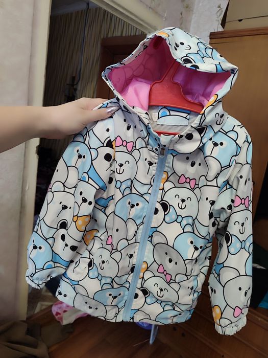 Продам детскую ветровку