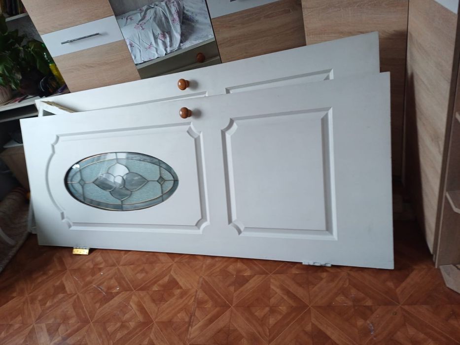 Есіктер, двери б/у, в хорошем состоянии