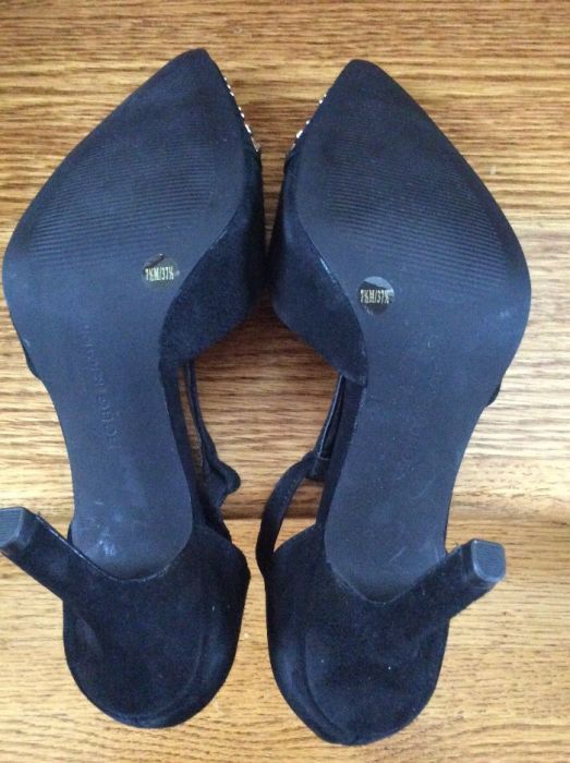 Нови Дамски обувки BCBG номер 37.5