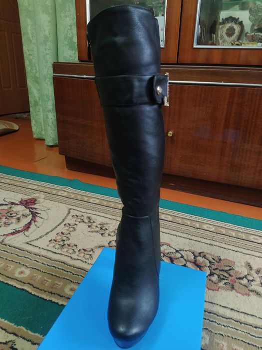 Продам зимнюю сапоги