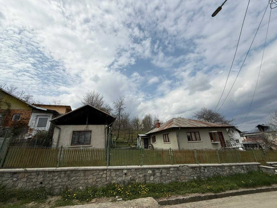 Casa de vanzare cu teren 1949mp in Pietrisu, Poiana Campina, Campina