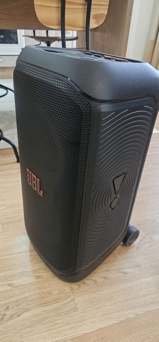 продаю срочно JBL колонку