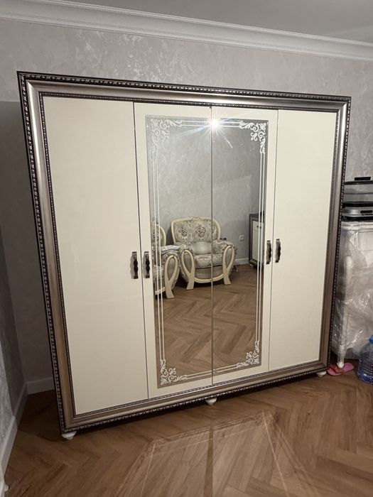 Срочно продам шкаф для спальни