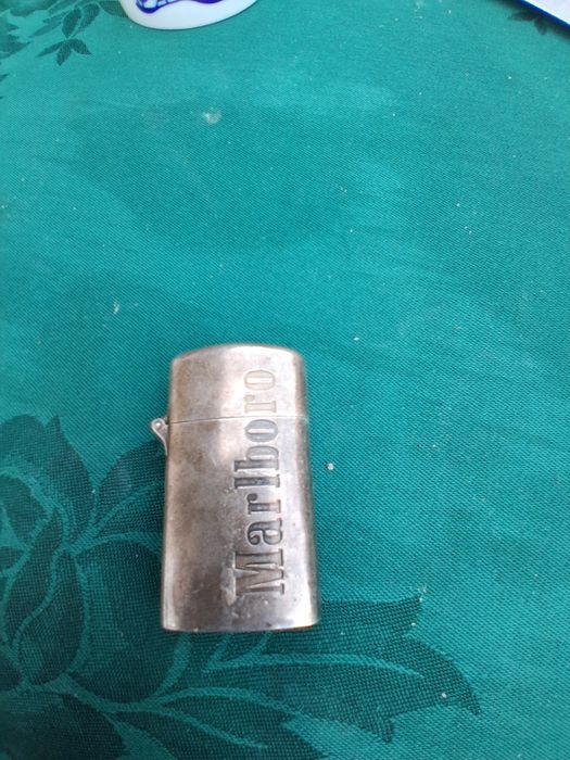 Продавам запалка на мамборо