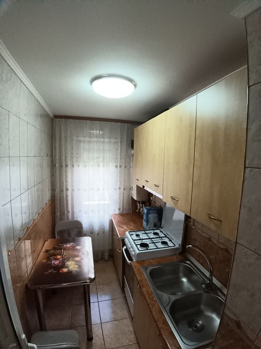 Închiriez apartament 2 camere