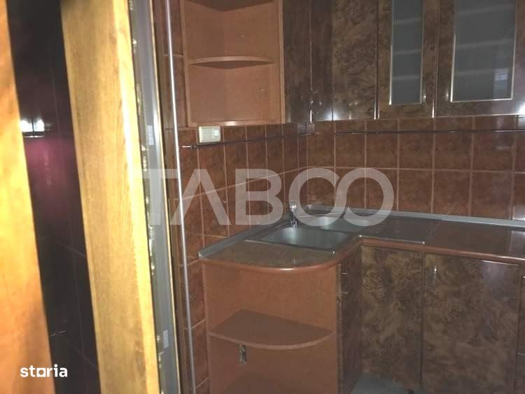 Spatiu de birouri decomandat 4 incaperi generoase zona Terezian Sibiu