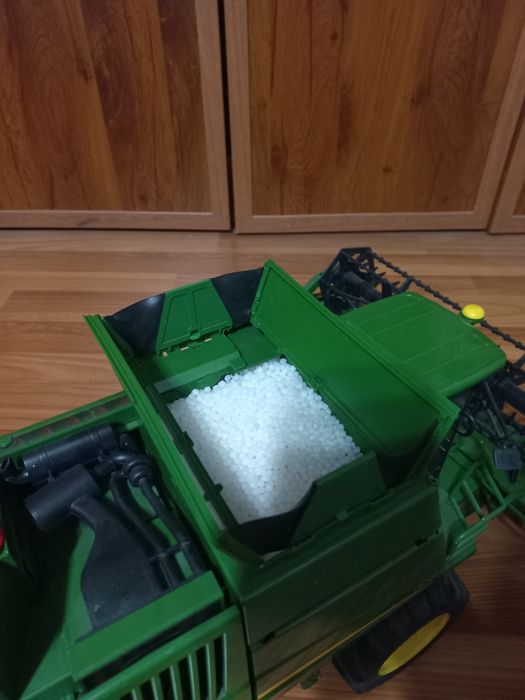 Комбайн Bruder игрушечный