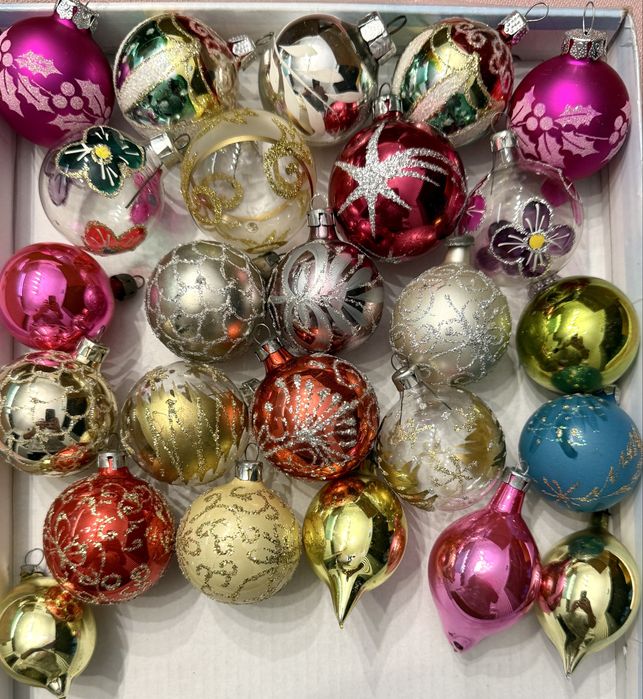 Globuri vechi  pentru pomul de Craciun