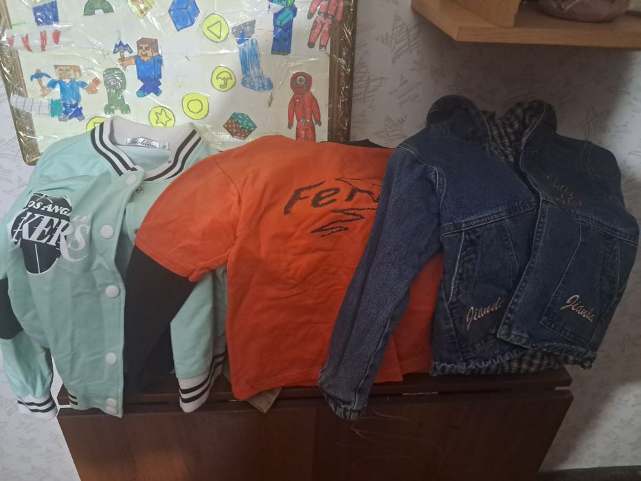 Продаю детскии вещи