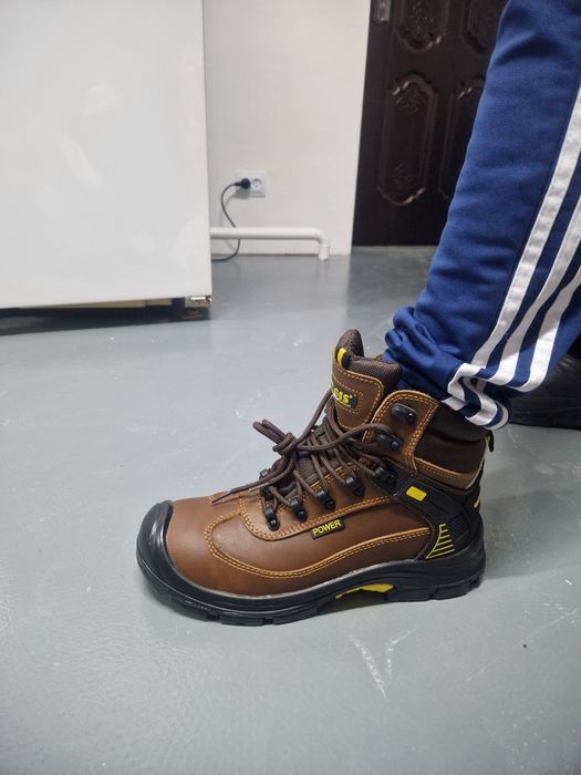 Продам спецобувь