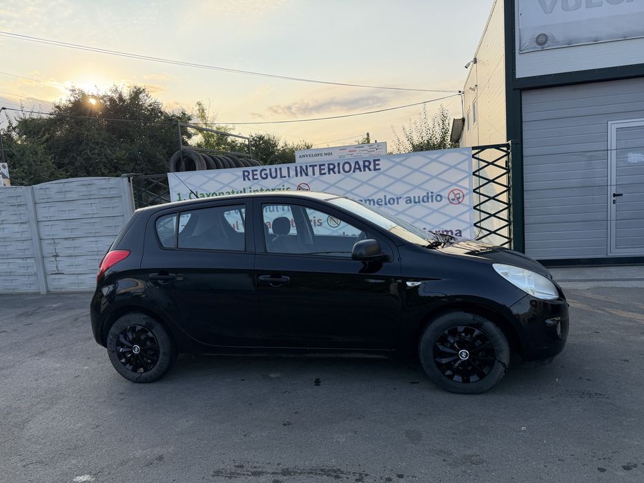Hyundai i20 1.2 Benzină • 78 CP • 2011 • Hatchback