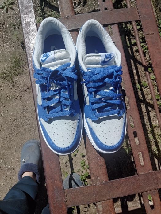 Vand adidasi Nike noua