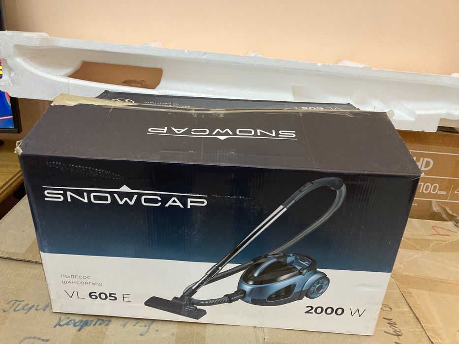 Пылесос б/у, в отличном состоянии.