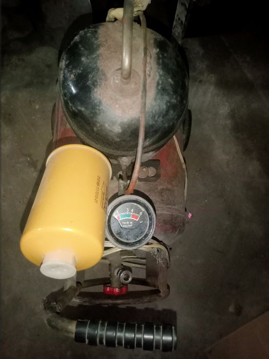 Компрессор           .