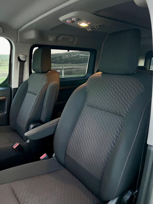 Toyota Proace , 8 locuri , cutie automata , carte RAR ,distributie noua !