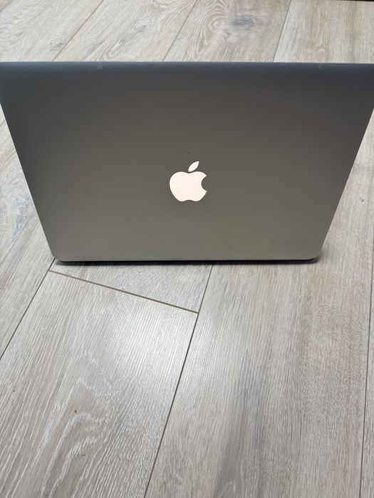 MacBook Air 13-inch, Early 2015