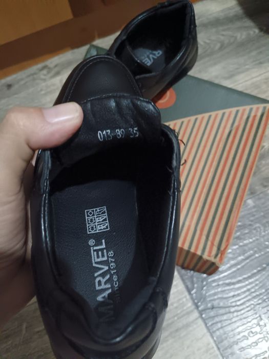 Продам туфли для мальчика.