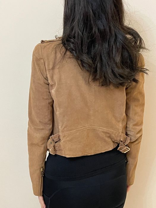 Куртка бренда Guess