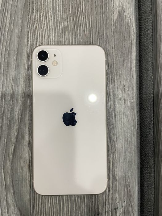 продается iphone 11 очень в хорошем состаяние