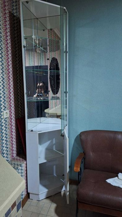 Продам шкаф витрину