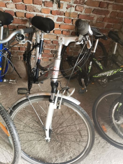 Biciclete diferite mari