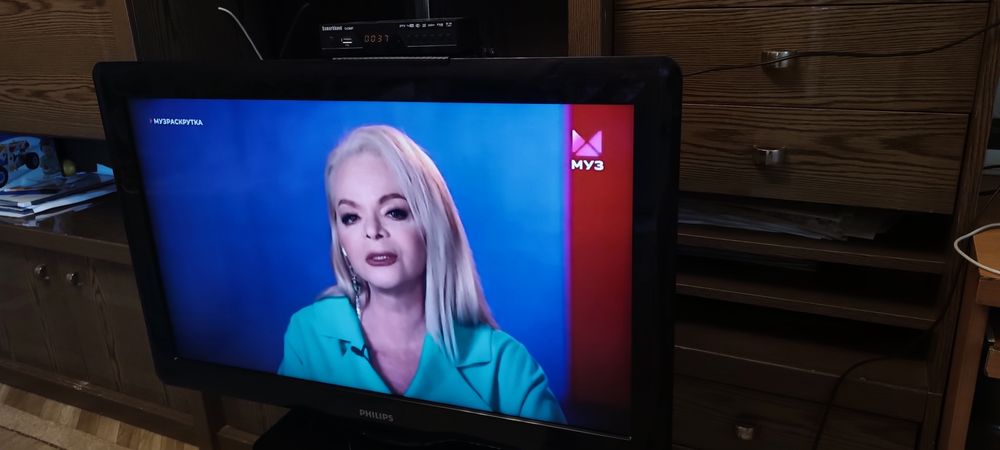 Продаётся телевизор Philips 32",не смарт