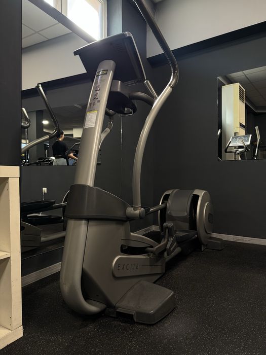 Кростренажор Technogym Excite 500
