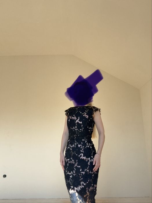 Синее кружевное платье