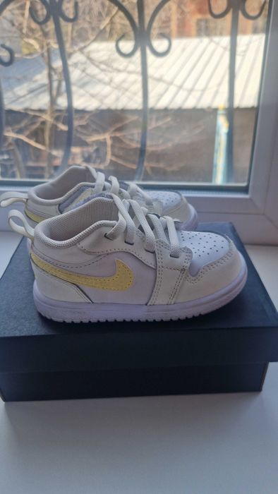 Кроссовки детские