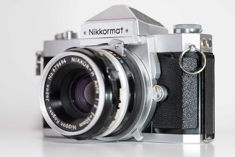Aparat film Nikon Nikkormat FTn cu obiectiv Nikon Nikkor-H 50mm F2