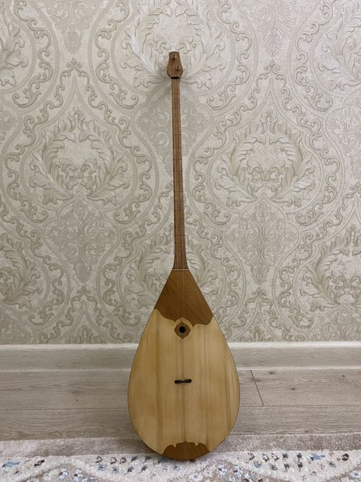 Домбыра сатылады!