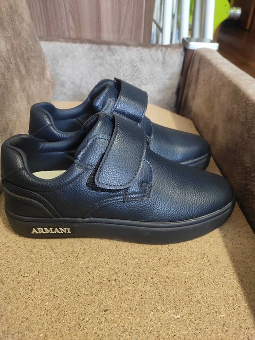 Продам полуботинки на мальчика