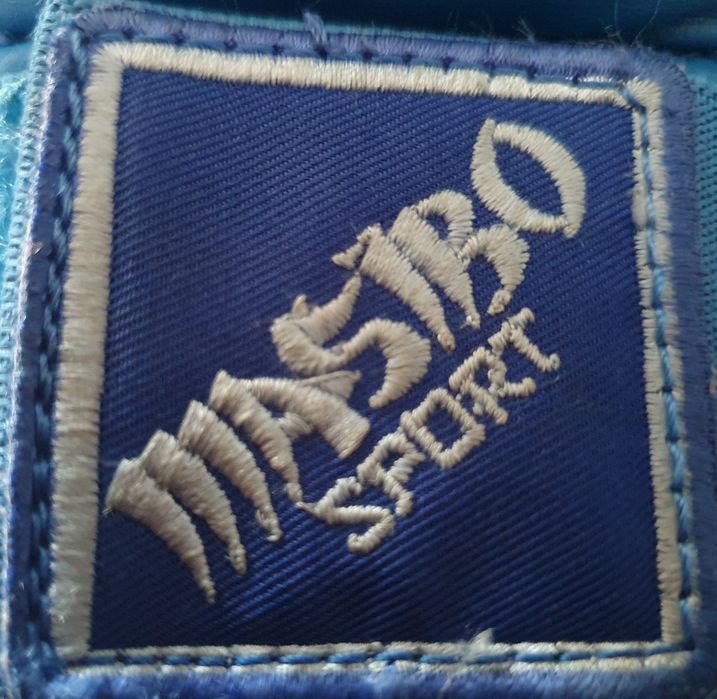 Manusi karate în stare buna puțin folosite