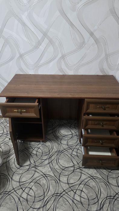 Продам письменный стол