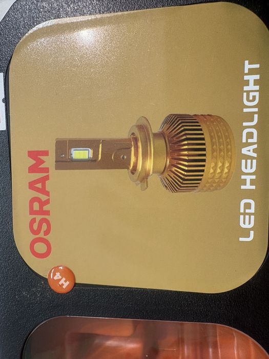 Мощная светодиодная лампа для авто Н4 цоколем