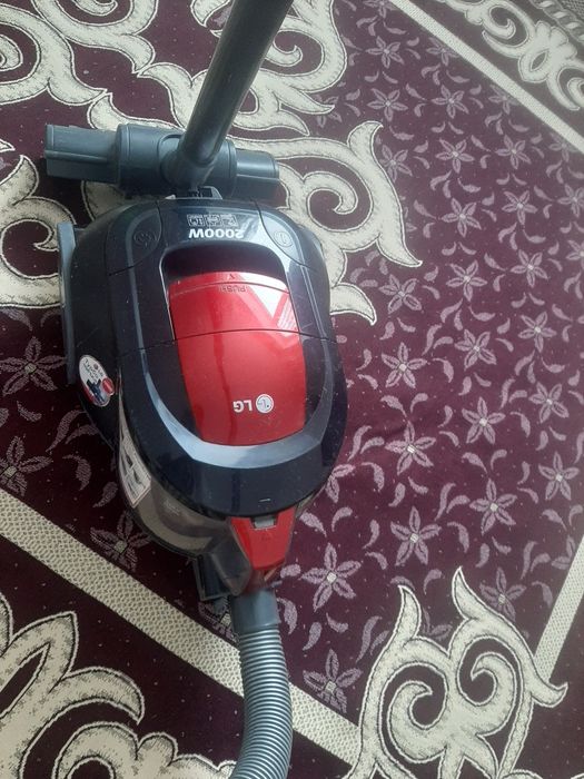 Пылесос в отличном состояние давление  хорошее
