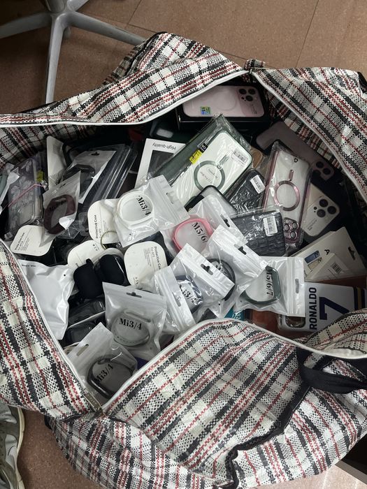 Продаю целый мешок чехлов