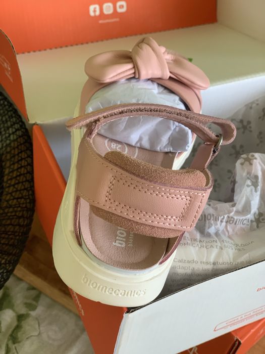 Чисто НОВИ детски сандали