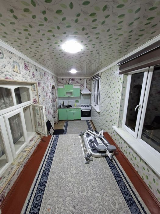Здаецая 2 комнатная квартира  рисивий базар