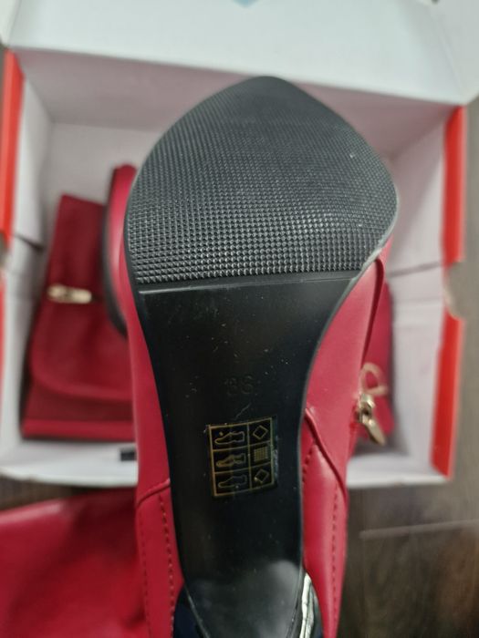 Cizme Roșii noi de vanzare