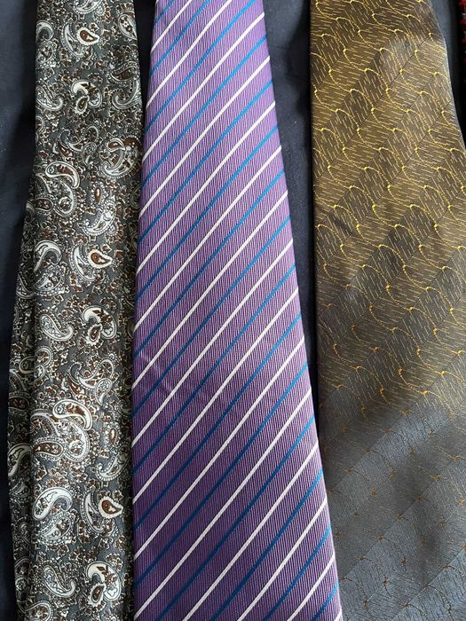 Продавам чисто нови маркови вратовръзки