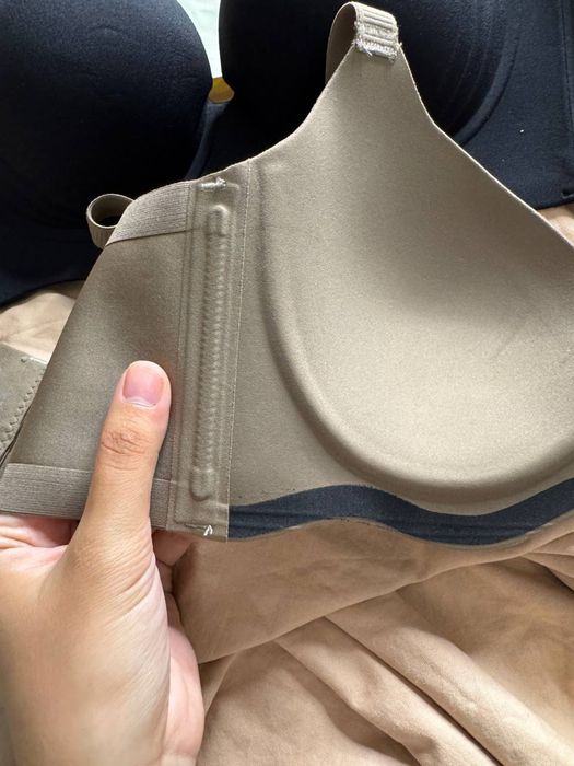 Бюсгалтер новый.