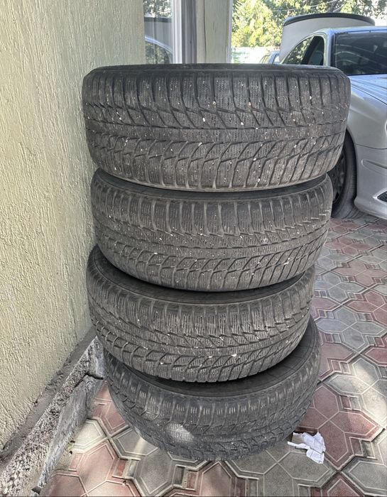 Продам шины зимнее 255/55/19