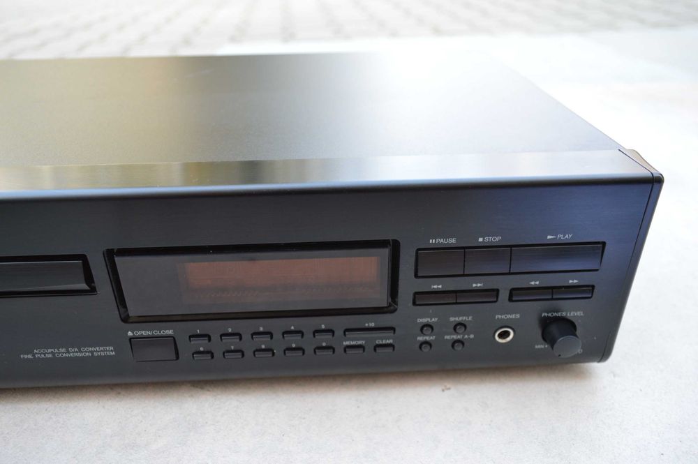 Cd player Onkyo DX 7210