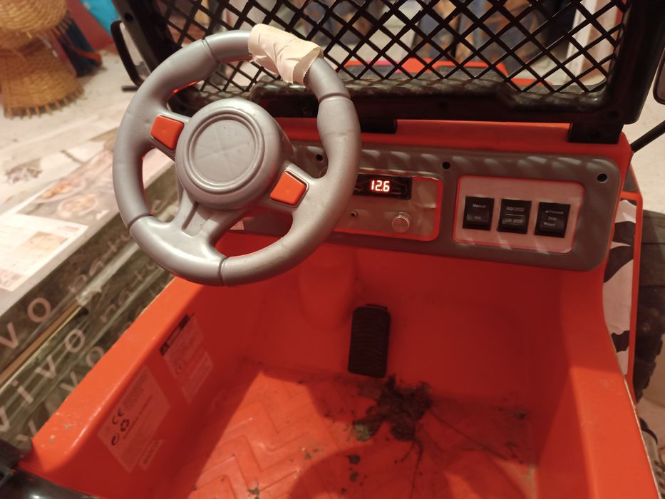 Mașinuță electrica copii in perfecta stare foarte puțin folosita