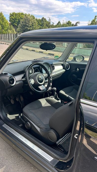 Vând Mini Cooper