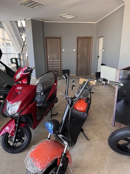 Scuter Electric Voltarom VS1 MODEL 2025, 2000W, Fara Permis, autonomie pana la 80 km, Visiniu, nou factura