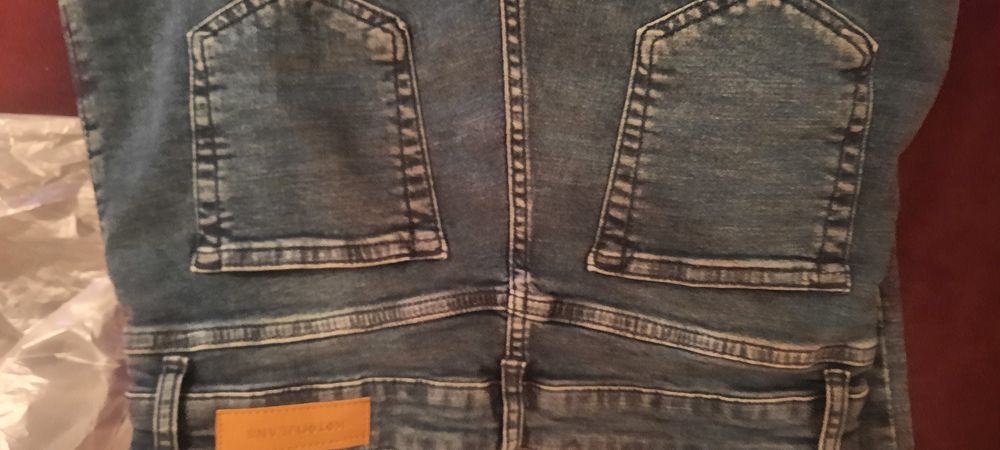 Продаю    джинсы