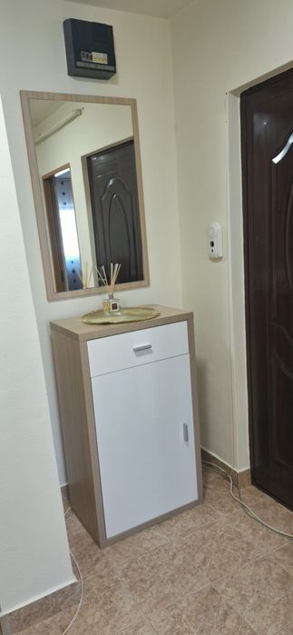 Închiriez apartament cu două camere