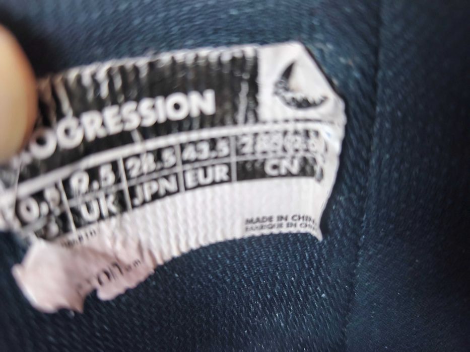 Boots BURTON marime EUR 43.5